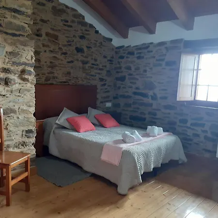 شاليه O Busto Aldea Rural *